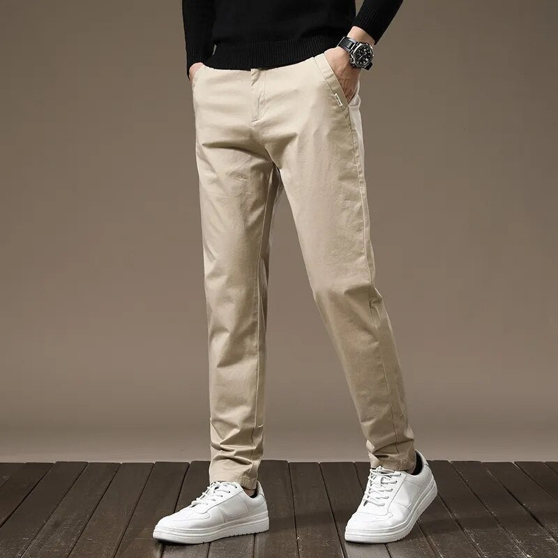 Calça Chino Masculina em Sarja