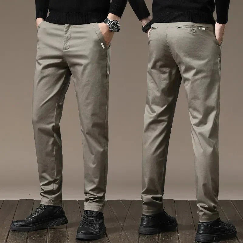 Calça Chino Masculina em Sarja